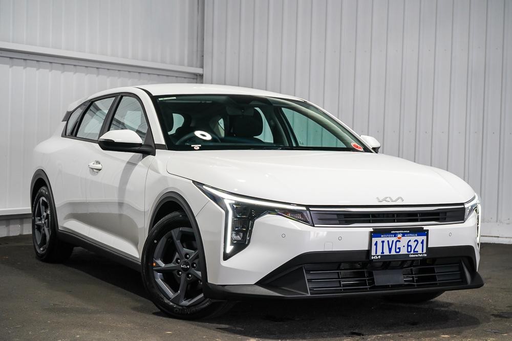 Kia K4 image 1