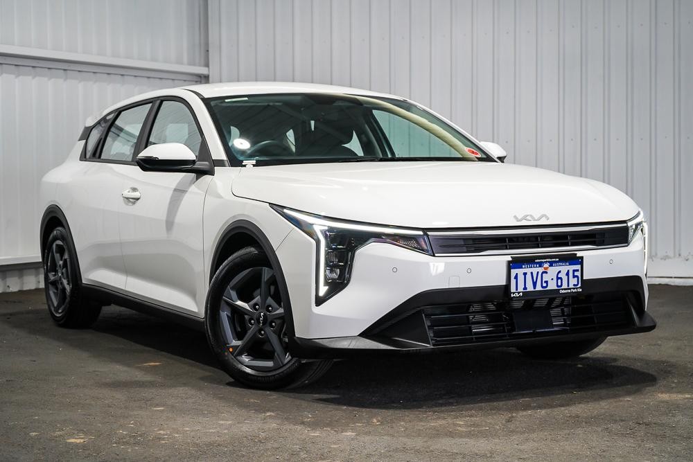 Kia K4 image 1