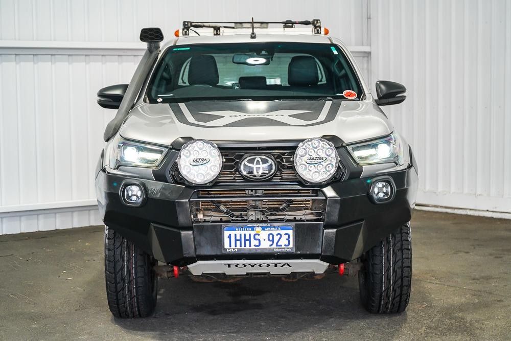 Toyota Hilux image 3