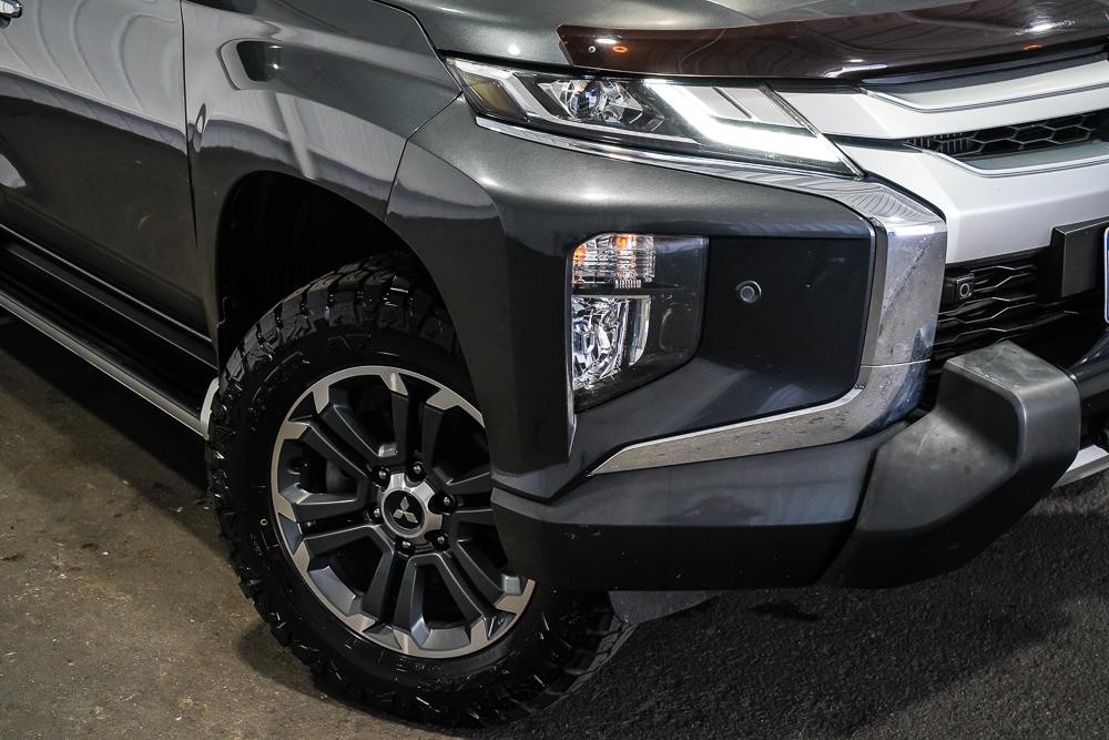 Mitsubishi Triton image 2