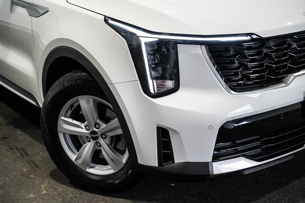 Kia Sorento image 2
