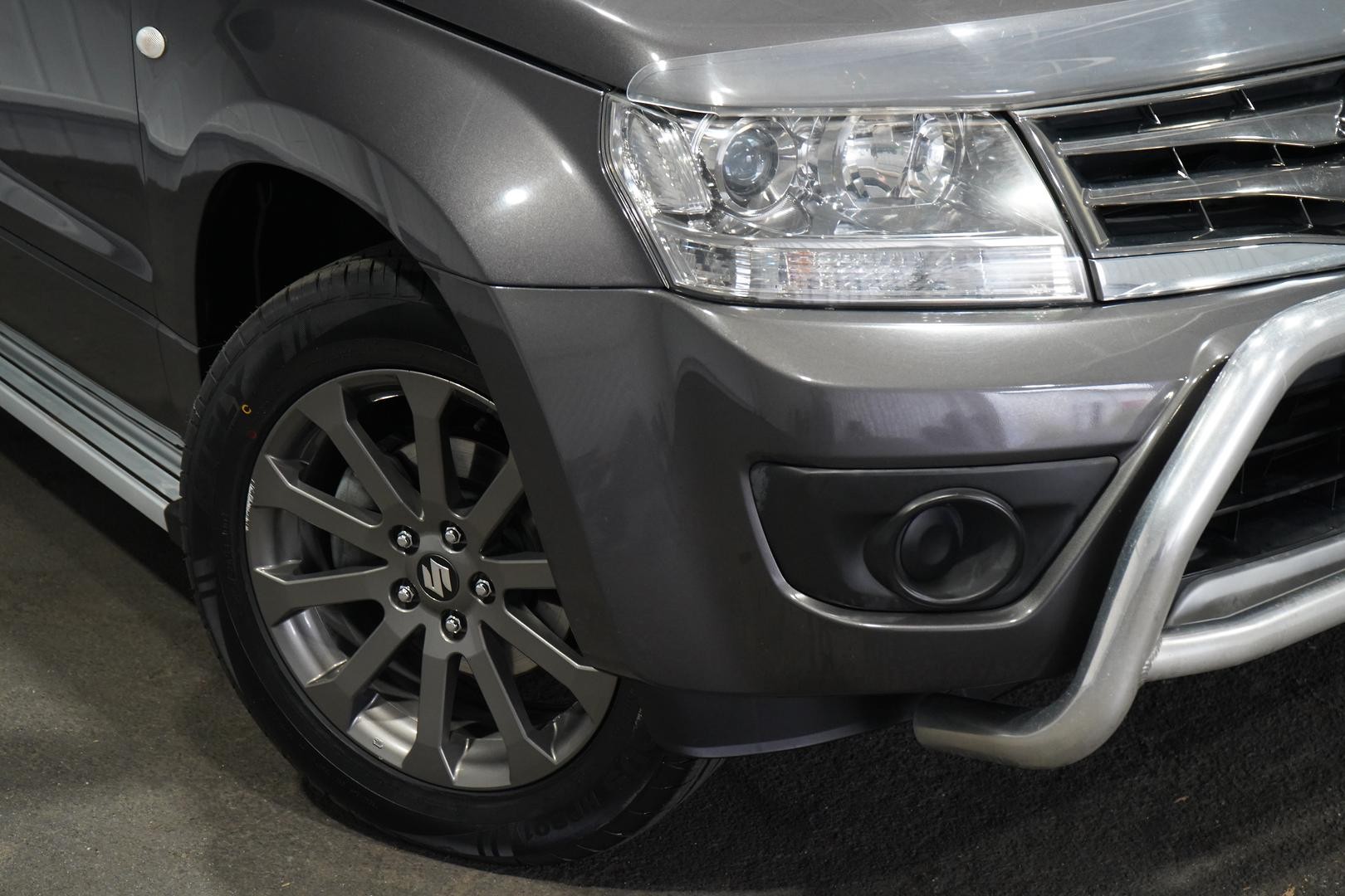 Suzuki Grand Vitara image 2