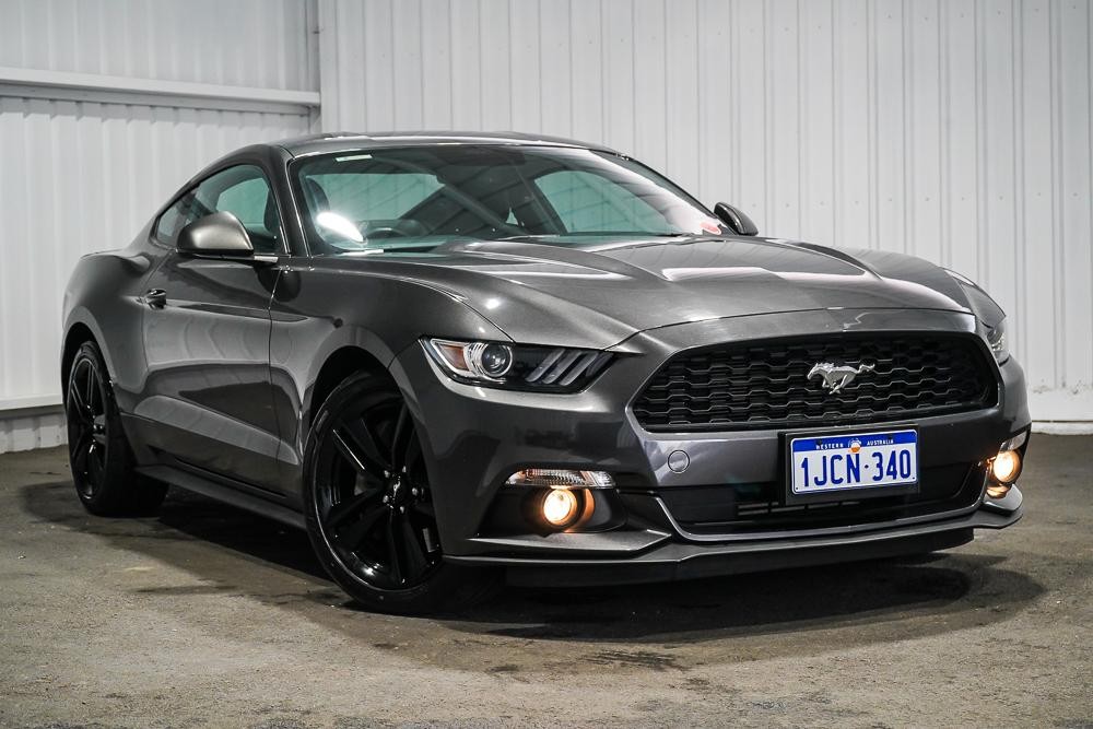 Ford Mustang image 1