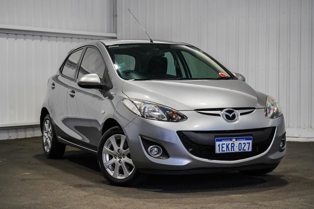 Mazda 2 image 1