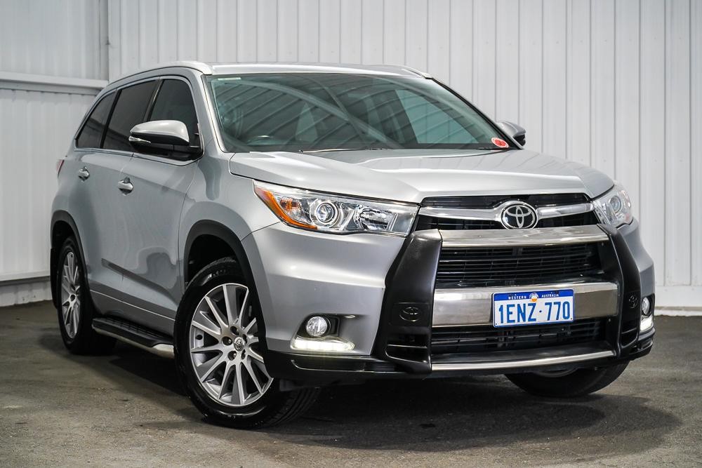 Toyota Kluger image 1