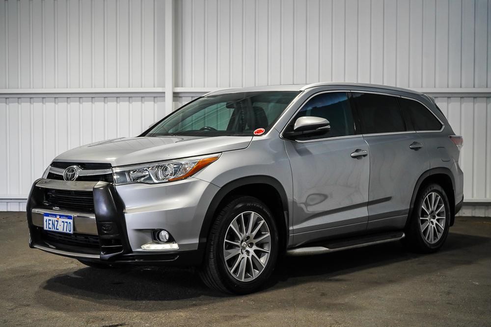 Toyota Kluger image 4