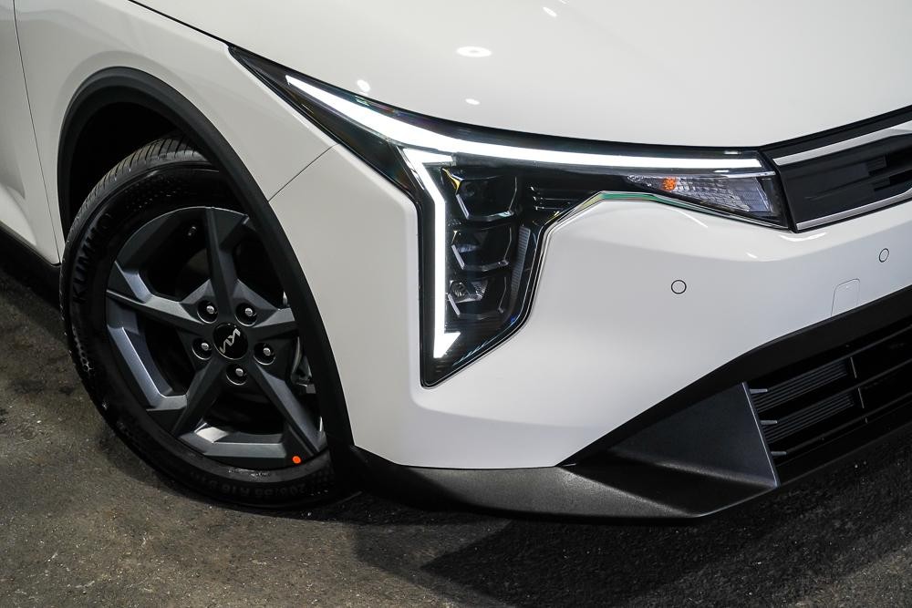 Kia K4 image 2