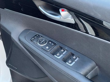 https://dvg-vehicle-assets.s3.amazonaws.com/1206690/7ax82q06lyd68r8ra337ay763.jpg