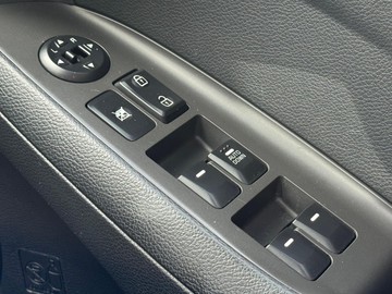 https://dvg-vehicle-assets.s3.amazonaws.com/1206813/6kyquuut3qoq05md0oe60tq53.jpg