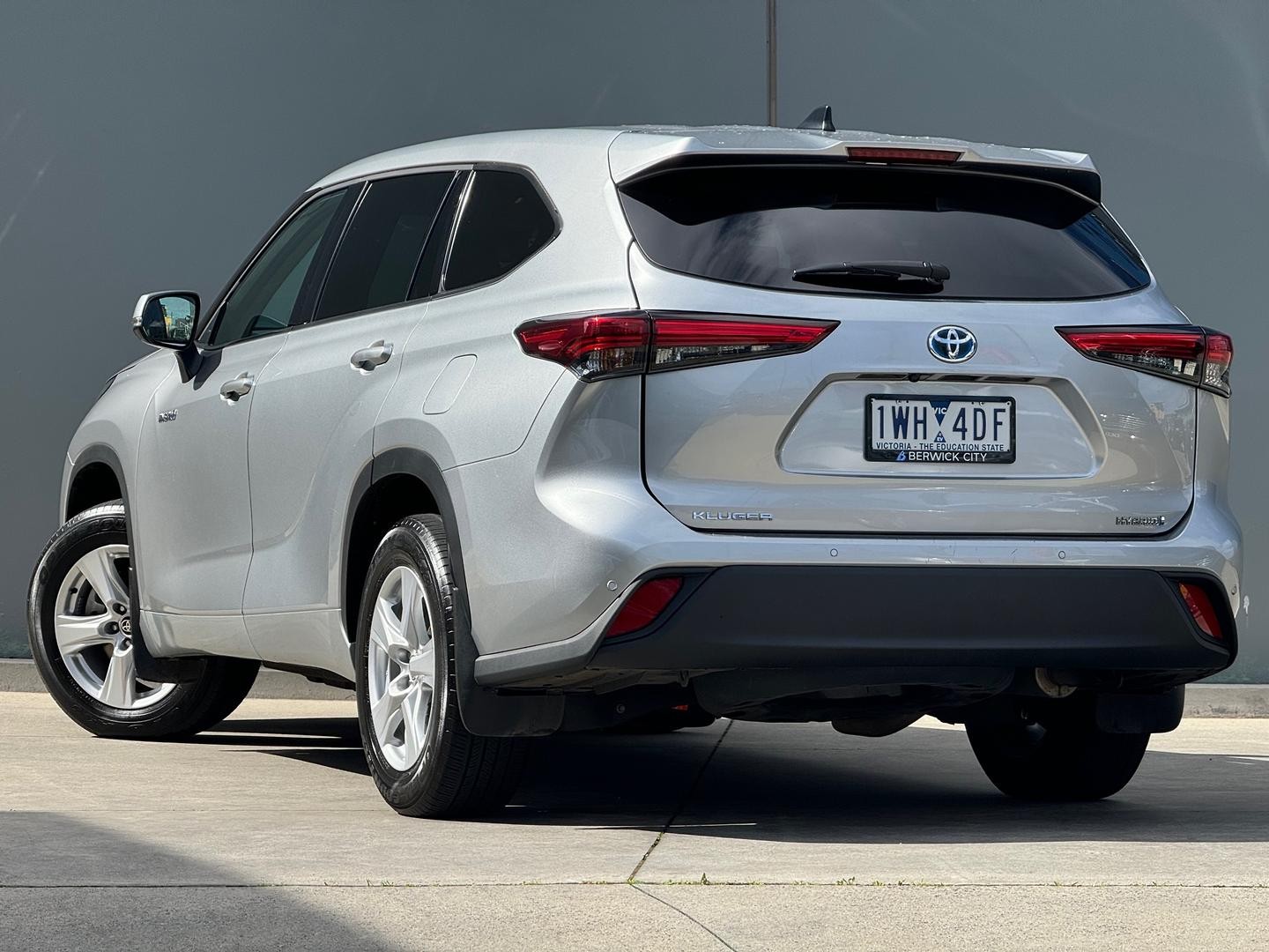 Toyota Kluger image 3