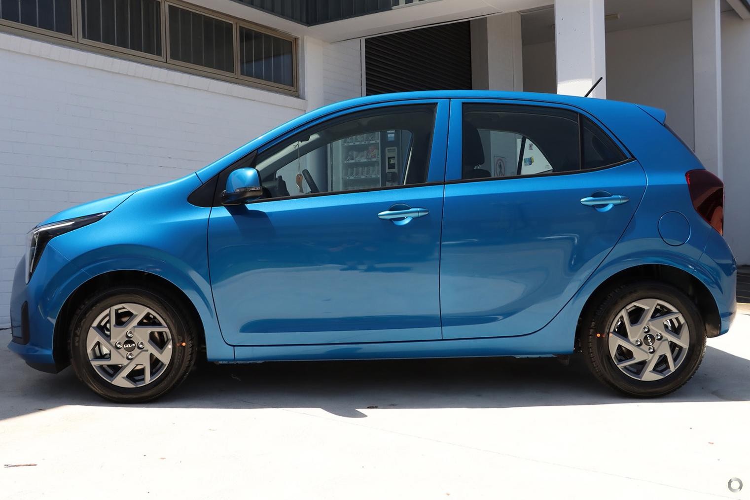 Kia Picanto image 4