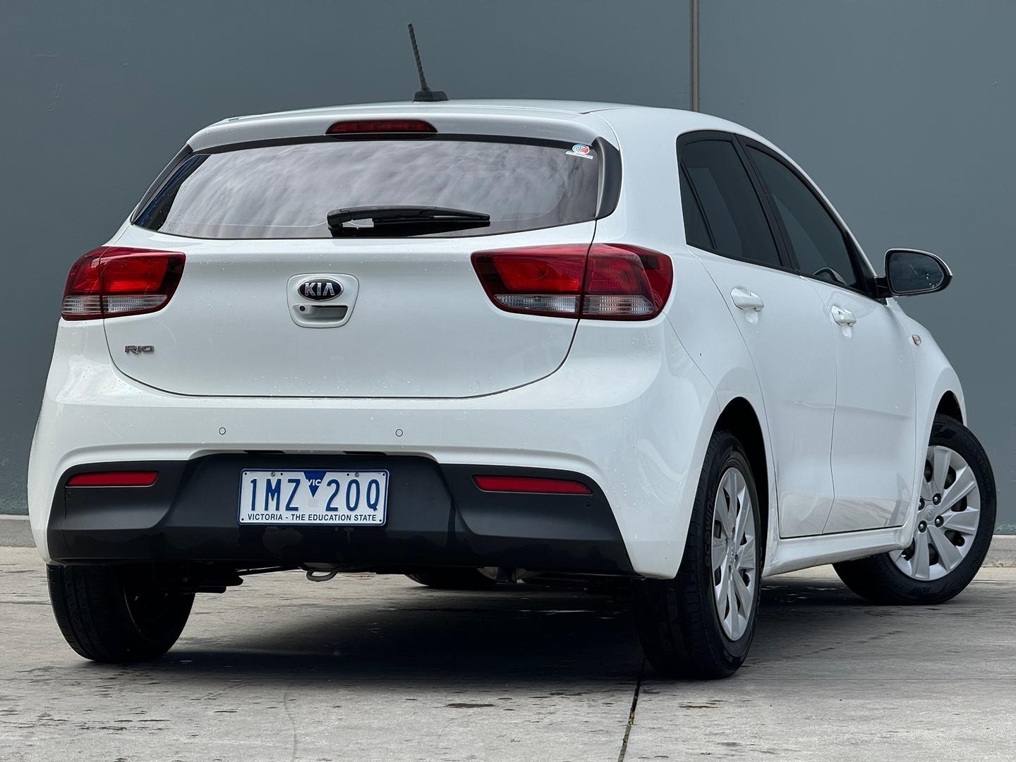 Kia Rio image 3