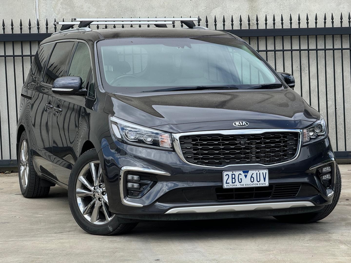 Kia Carnival image 1