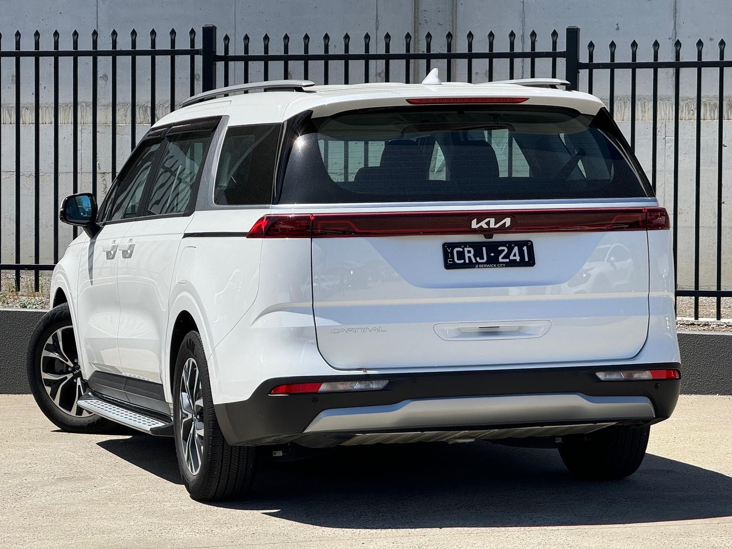 Kia Carnival image 3