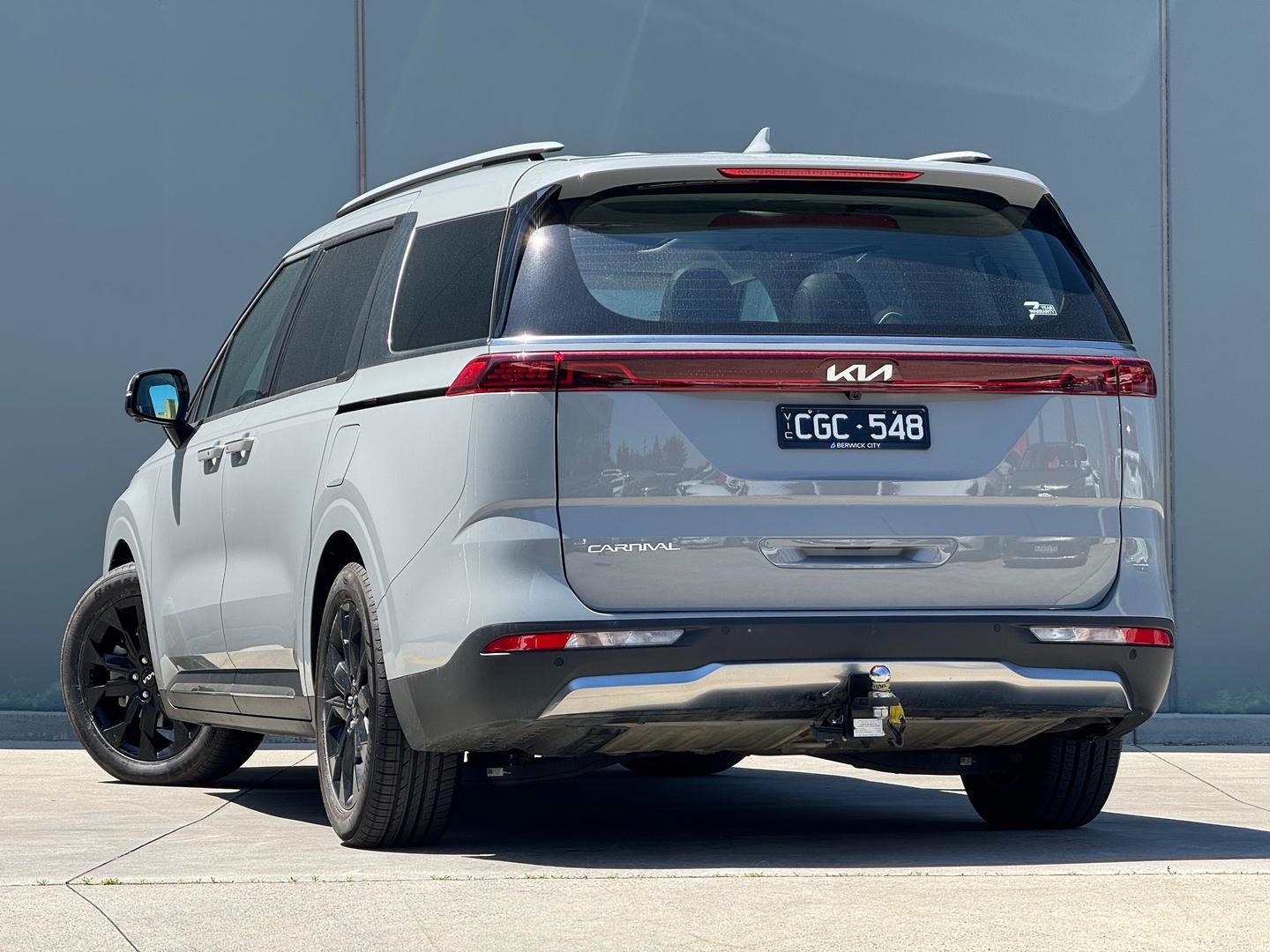 Kia Carnival image 3