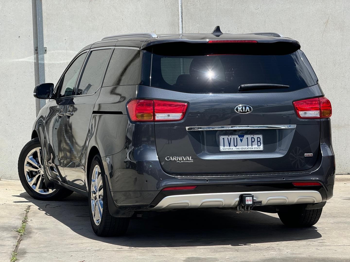 Kia Carnival image 3