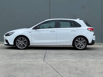 https://dvg-vehicle-assets.s3.amazonaws.com/1207130/9mba26pl8smw1n0pcvqaq7a19.jpg