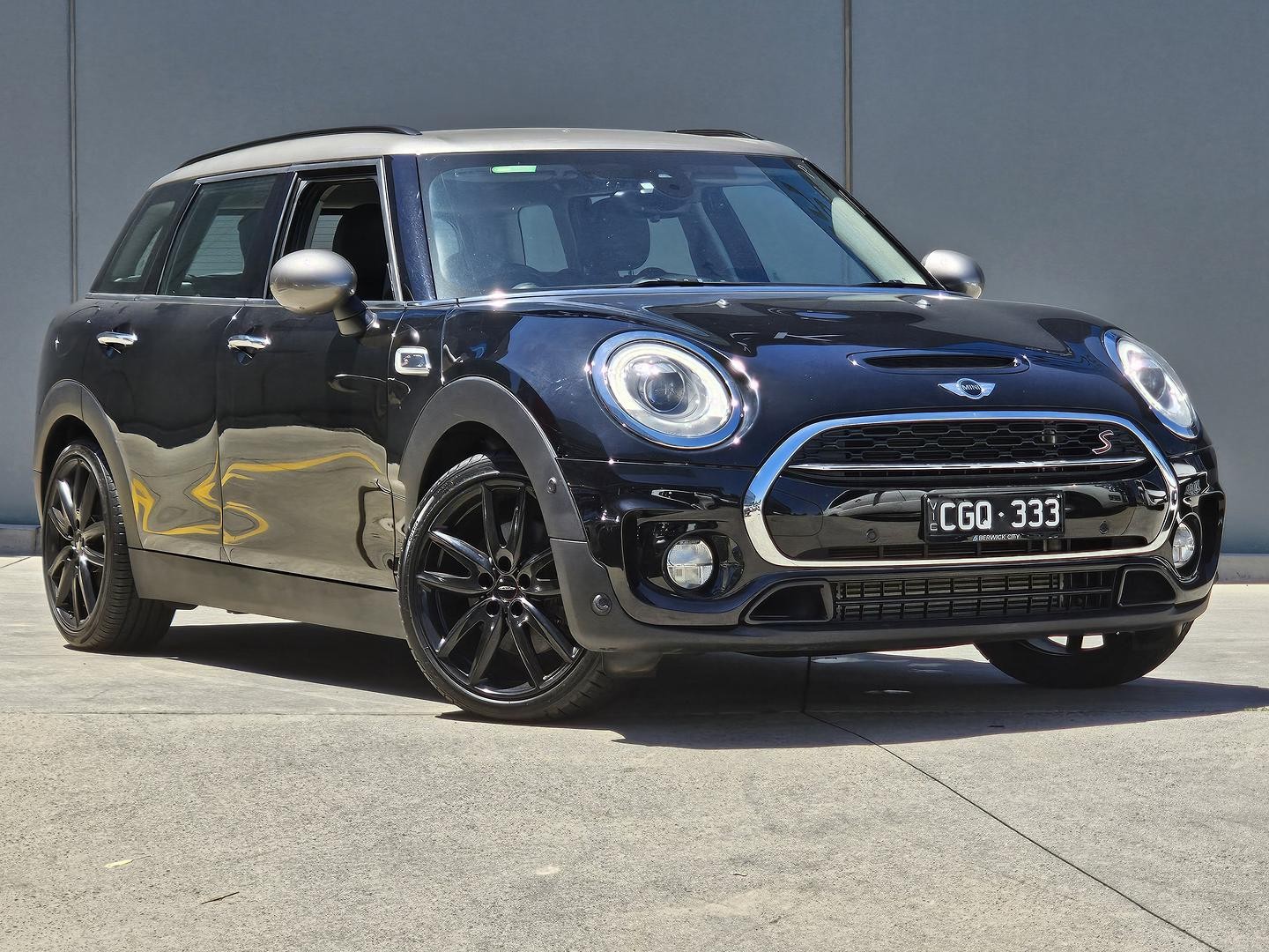 Mini Clubman image 1