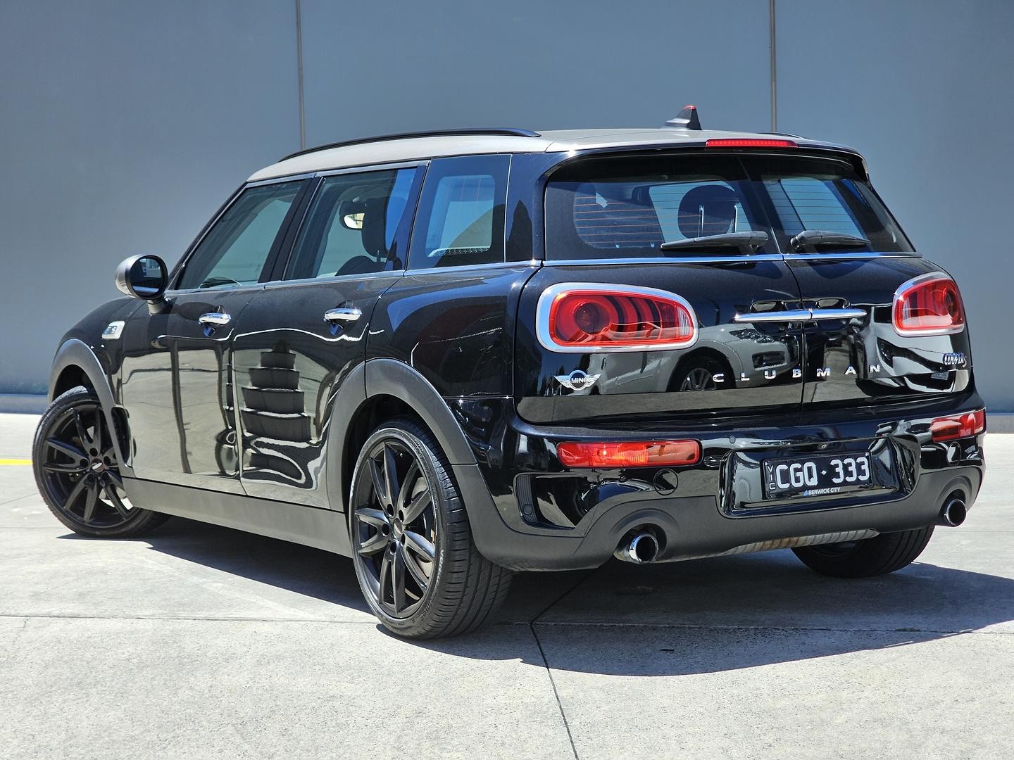 Mini Clubman image 3