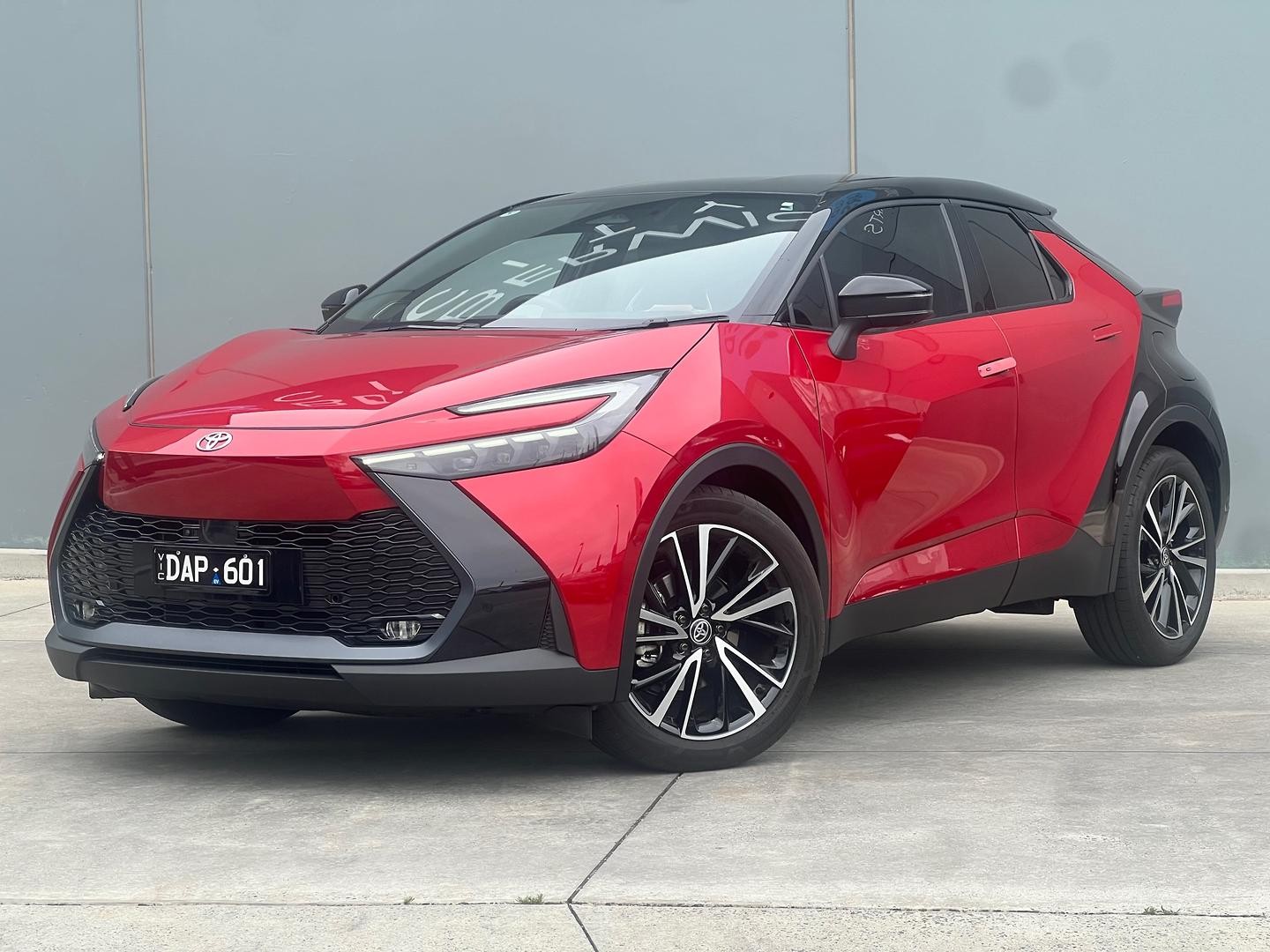 Toyota C-hr image 2