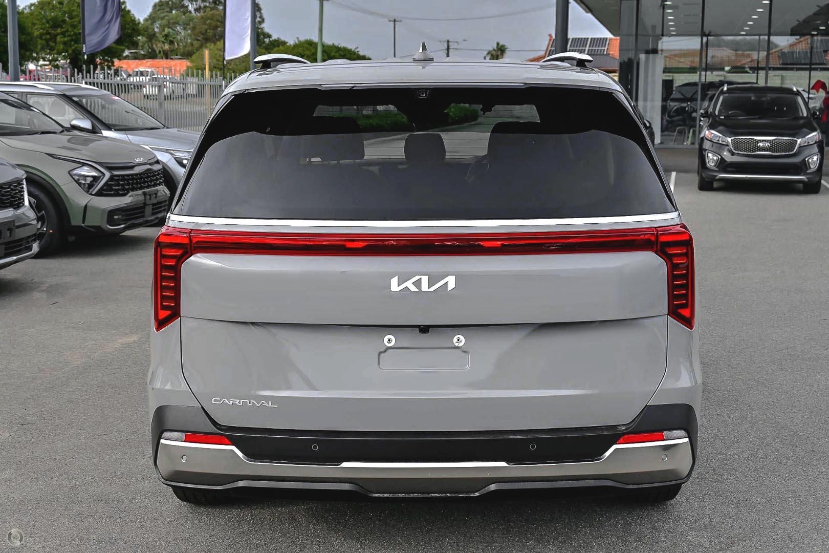 Kia Carnival image 3