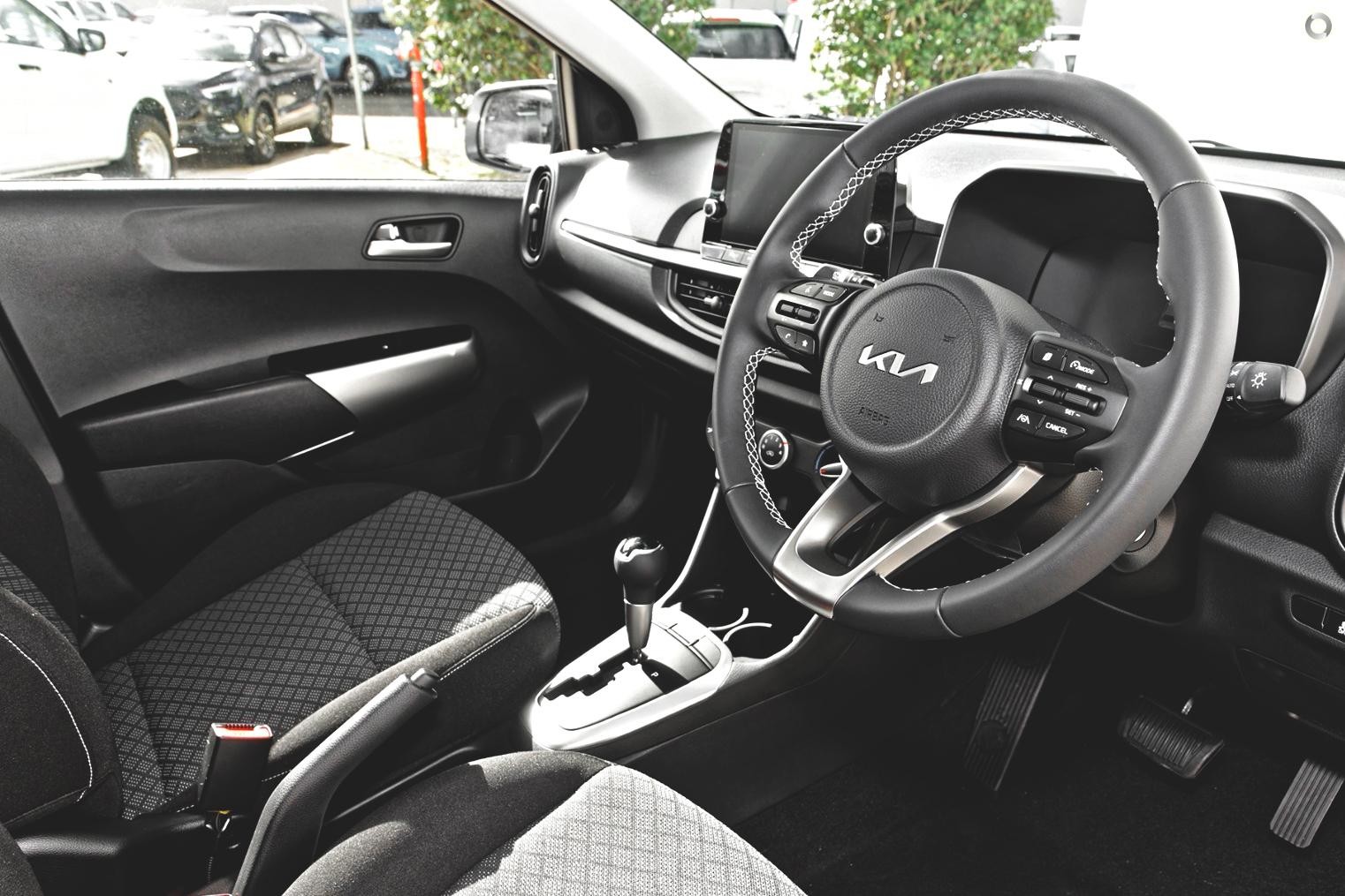 Kia Picanto image 1