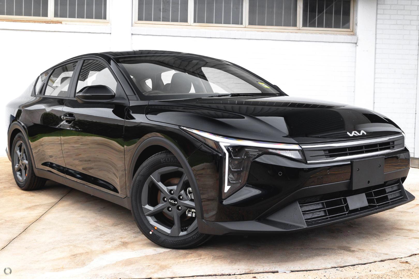 Kia K4 image 1