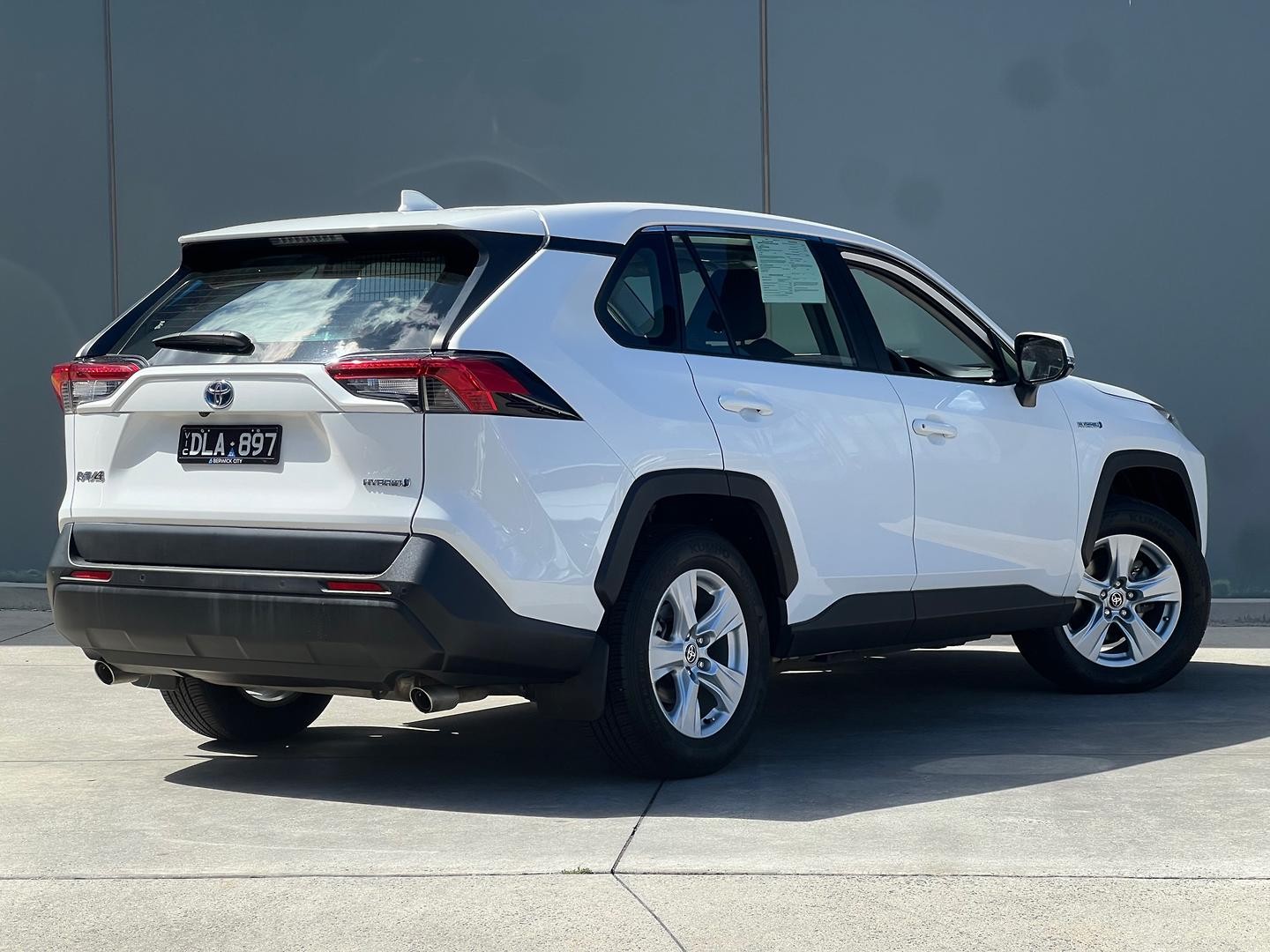 Toyota Rav4 image 2