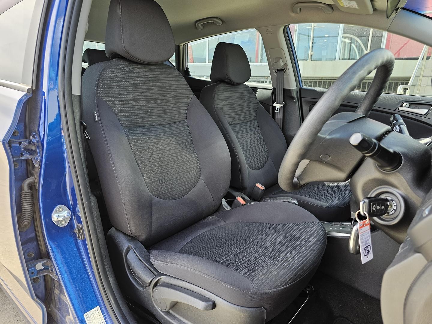 Hyundai Accent image 4