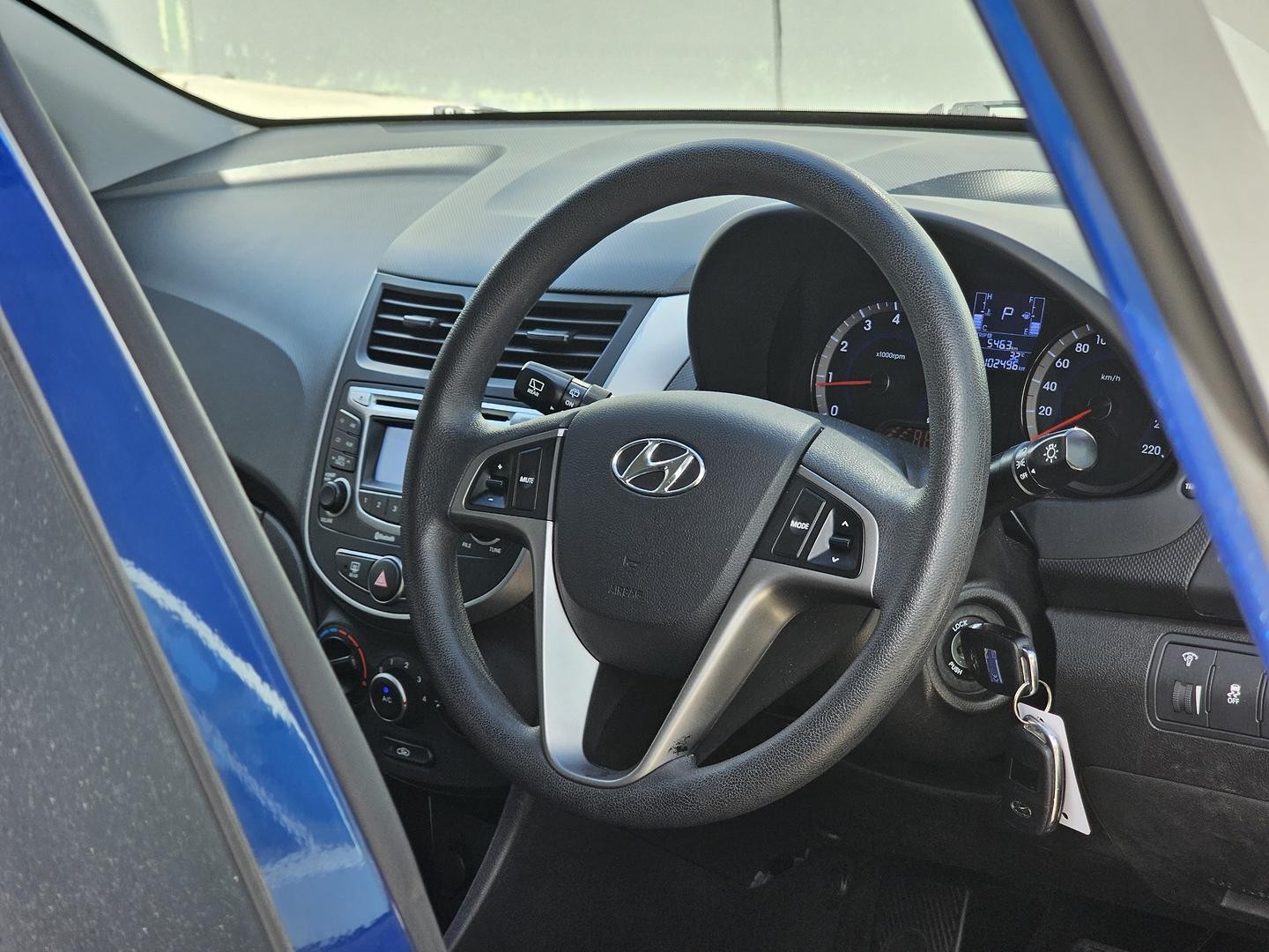 Hyundai Accent image 2