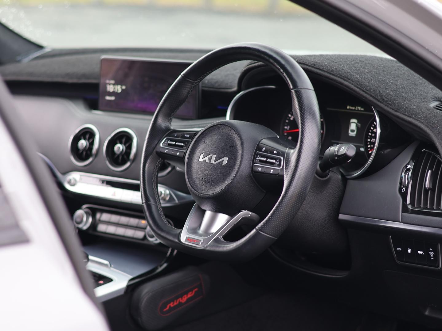 Kia Stinger image 2