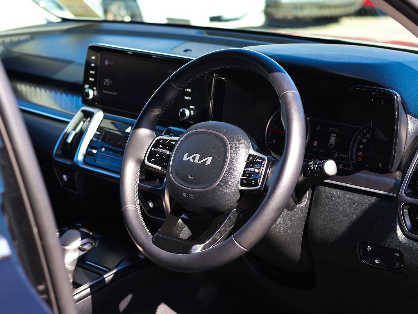 Kia Sorento image 2