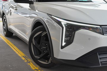 https://dvg-vehicle-assets.s3.amazonaws.com/1207561/4s0uixudgscej1n6atk50ntvd.jpg