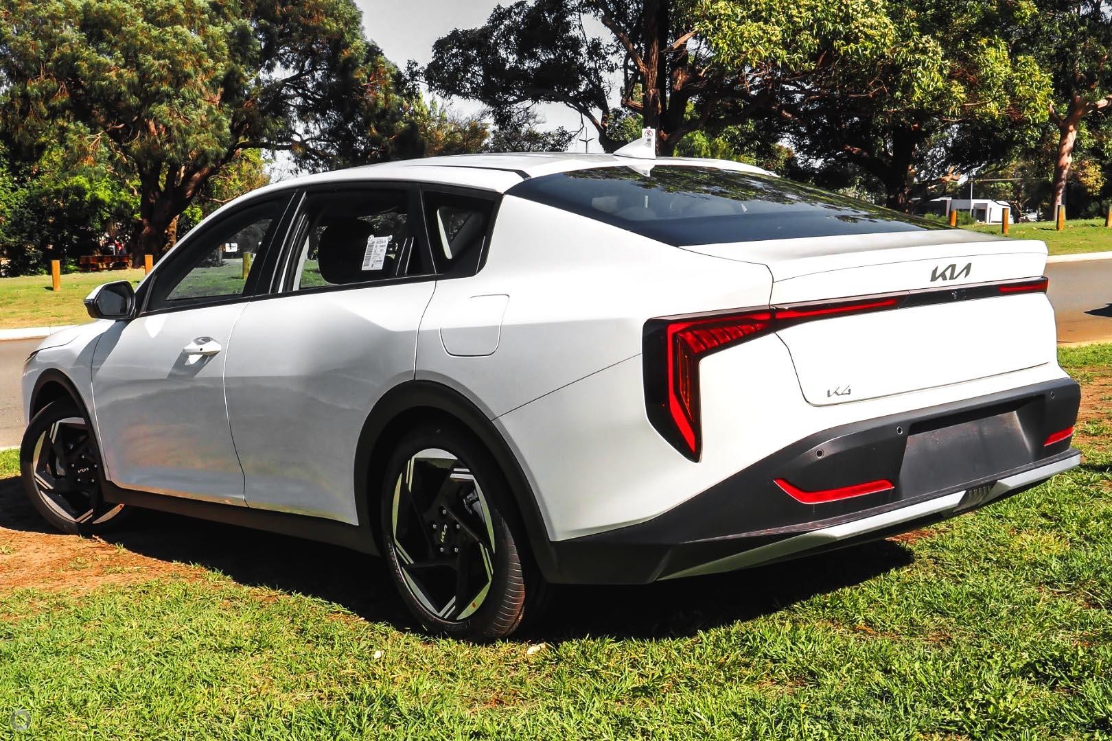 Kia K4 image 4