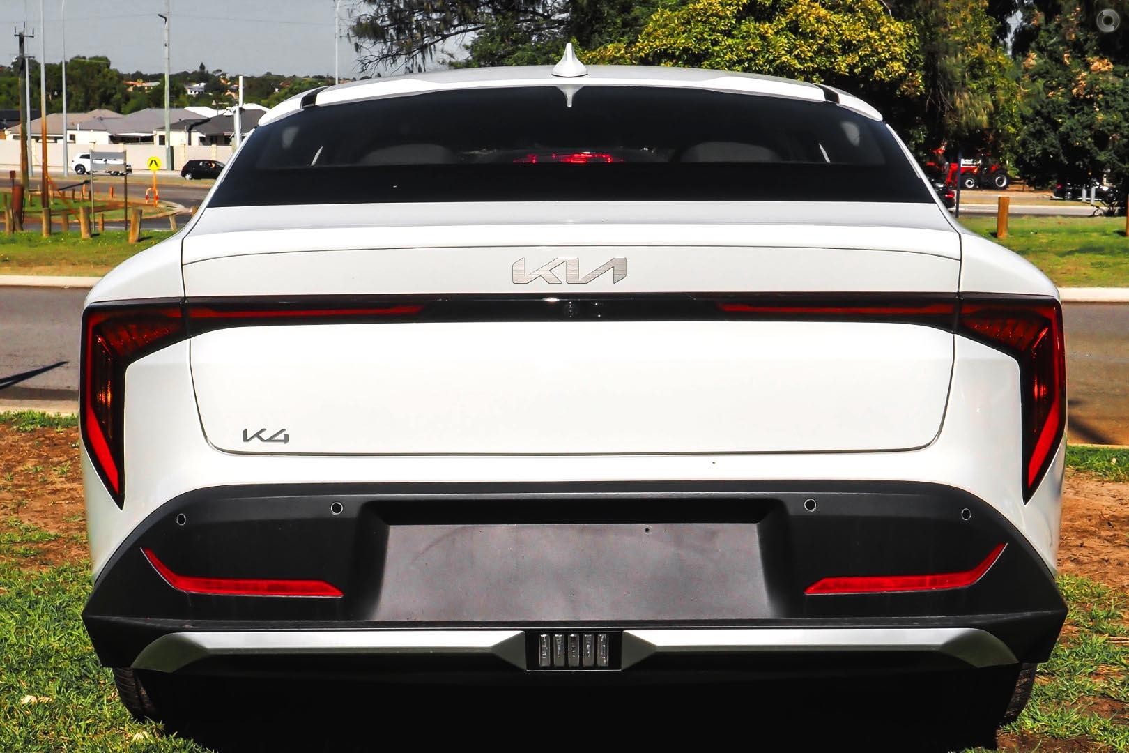Kia K4 image 3
