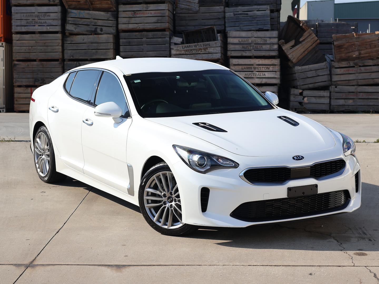 Kia Stinger image 1