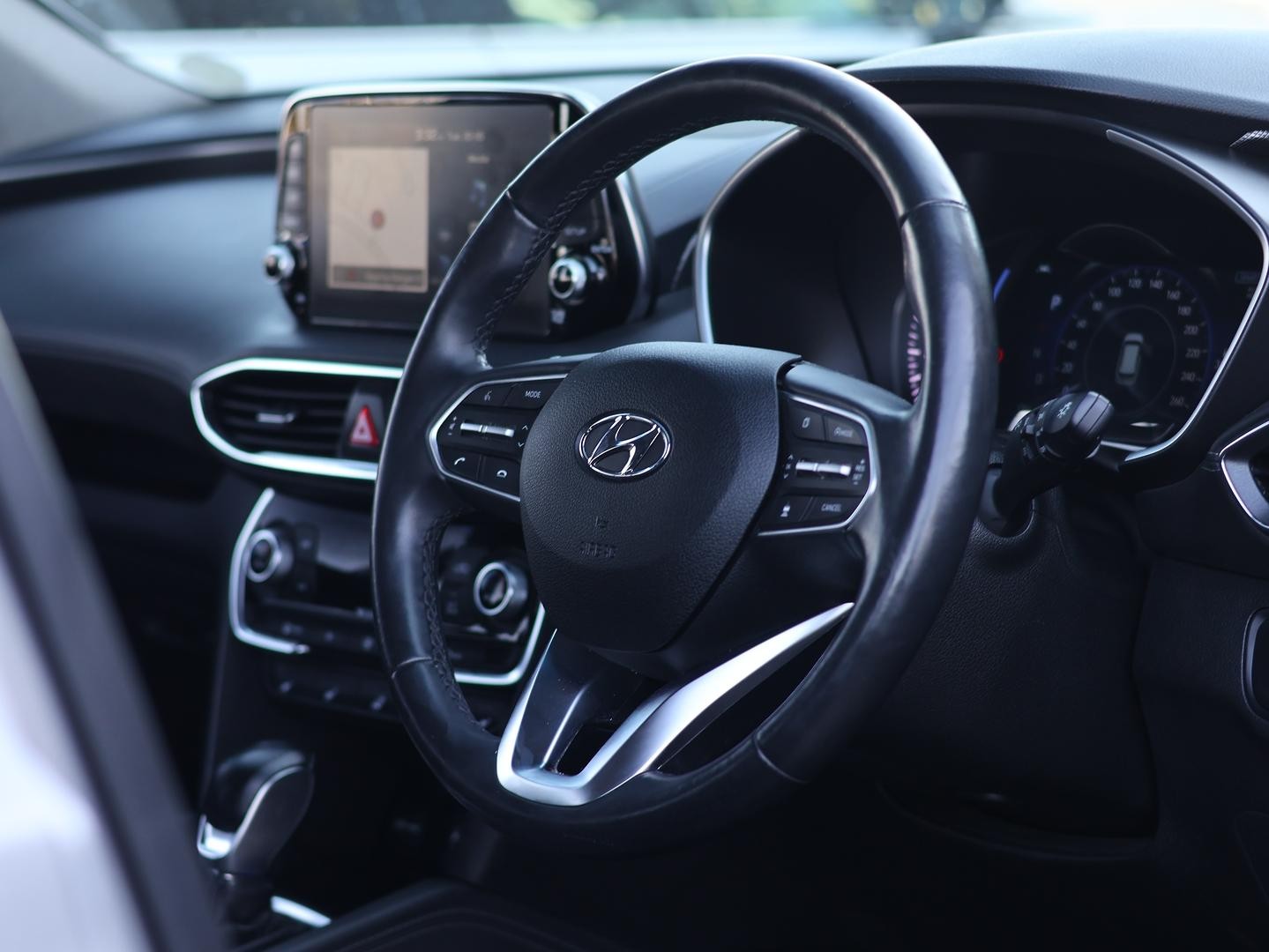 Hyundai Santa Fe image 2