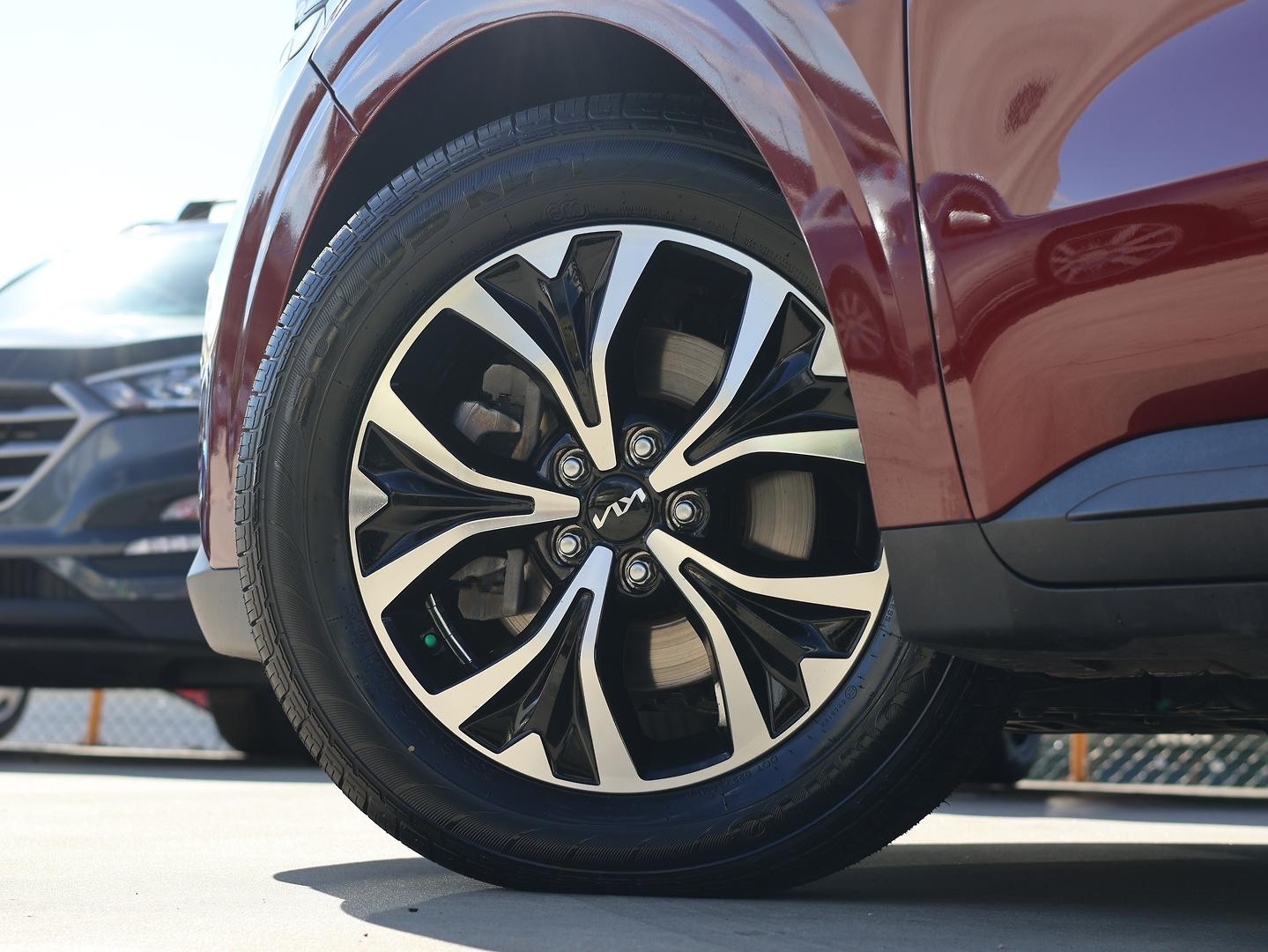 Kia Carnival image 4