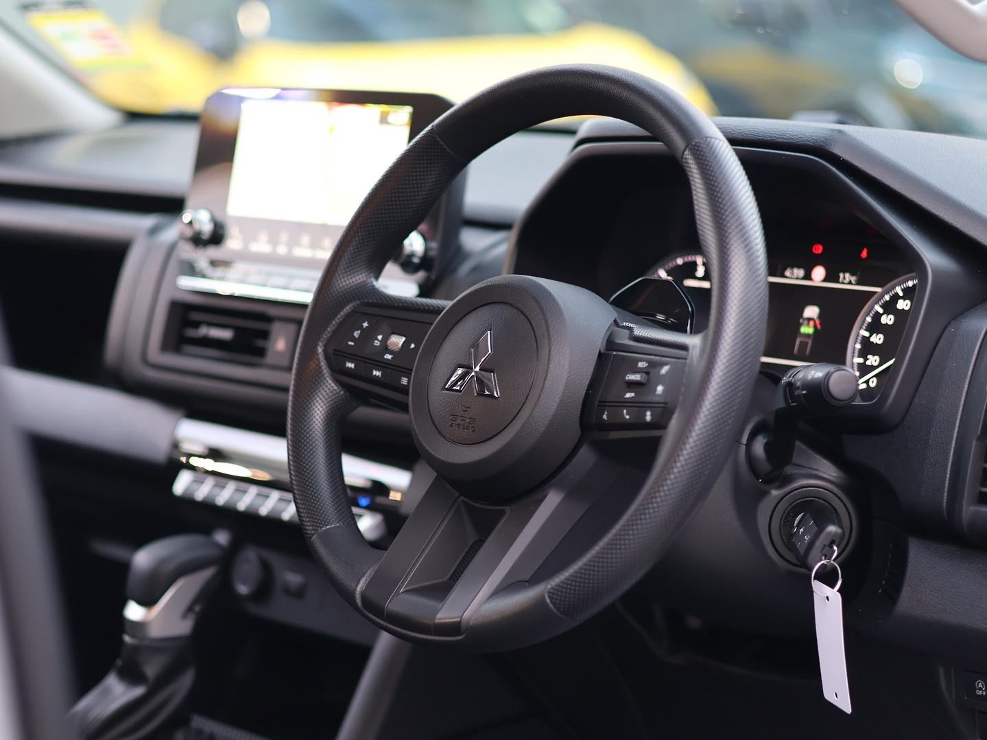 Mitsubishi Triton image 2
