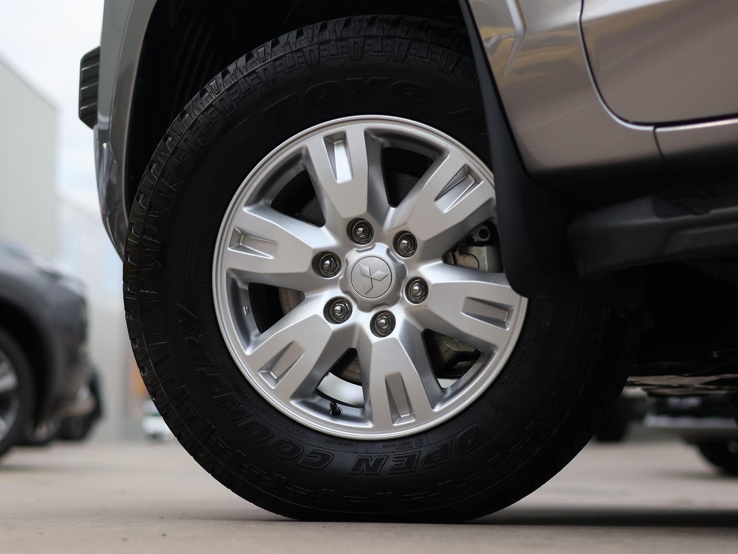 Mitsubishi Triton image 4