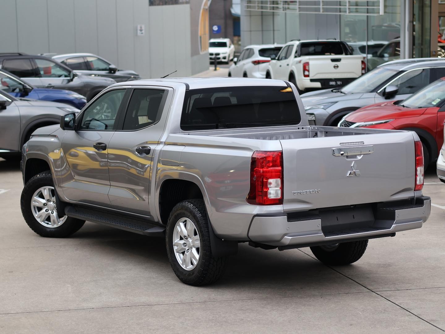 Mitsubishi Triton image 3