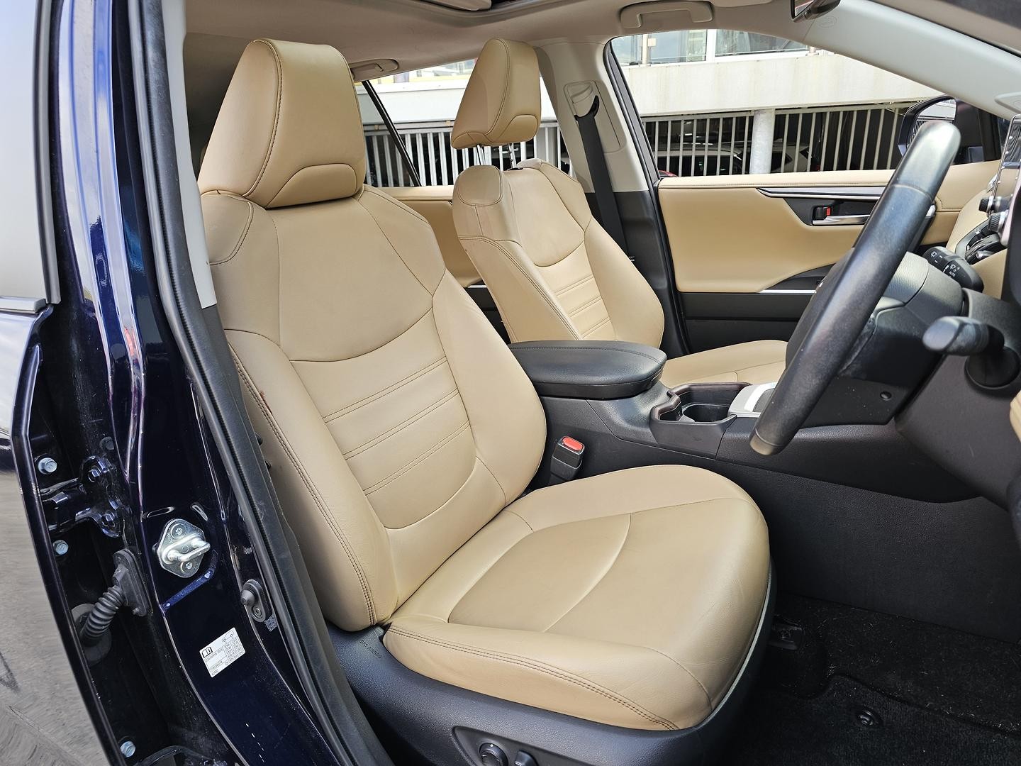 Toyota Rav4 image 1