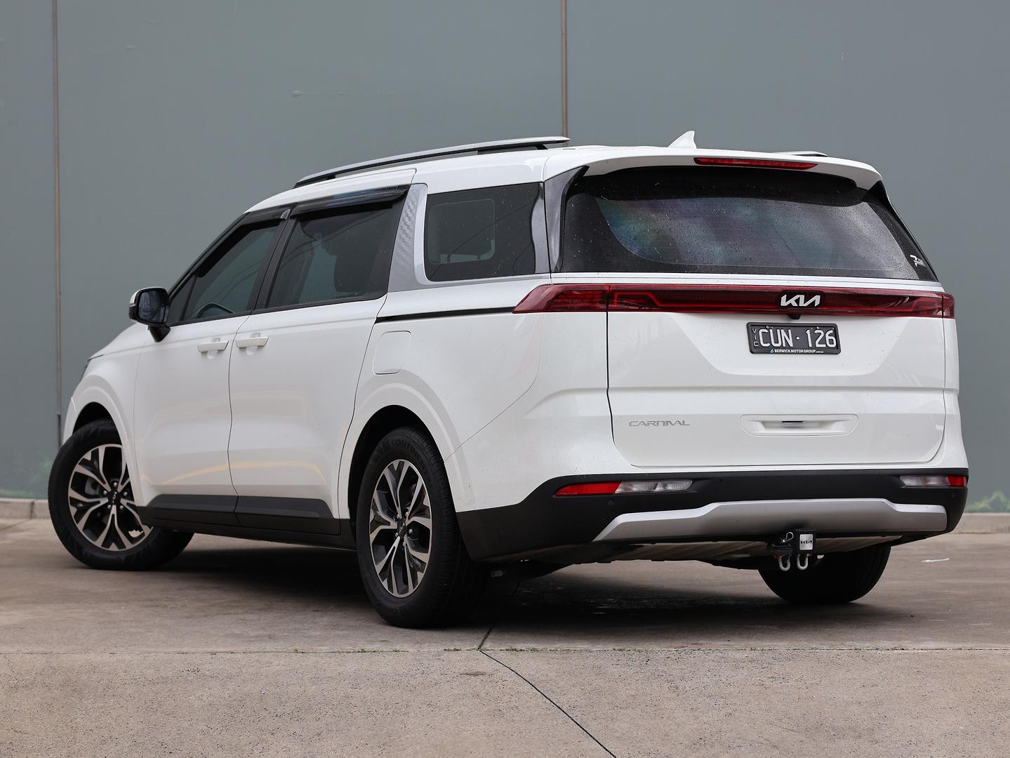 Kia Carnival image 3