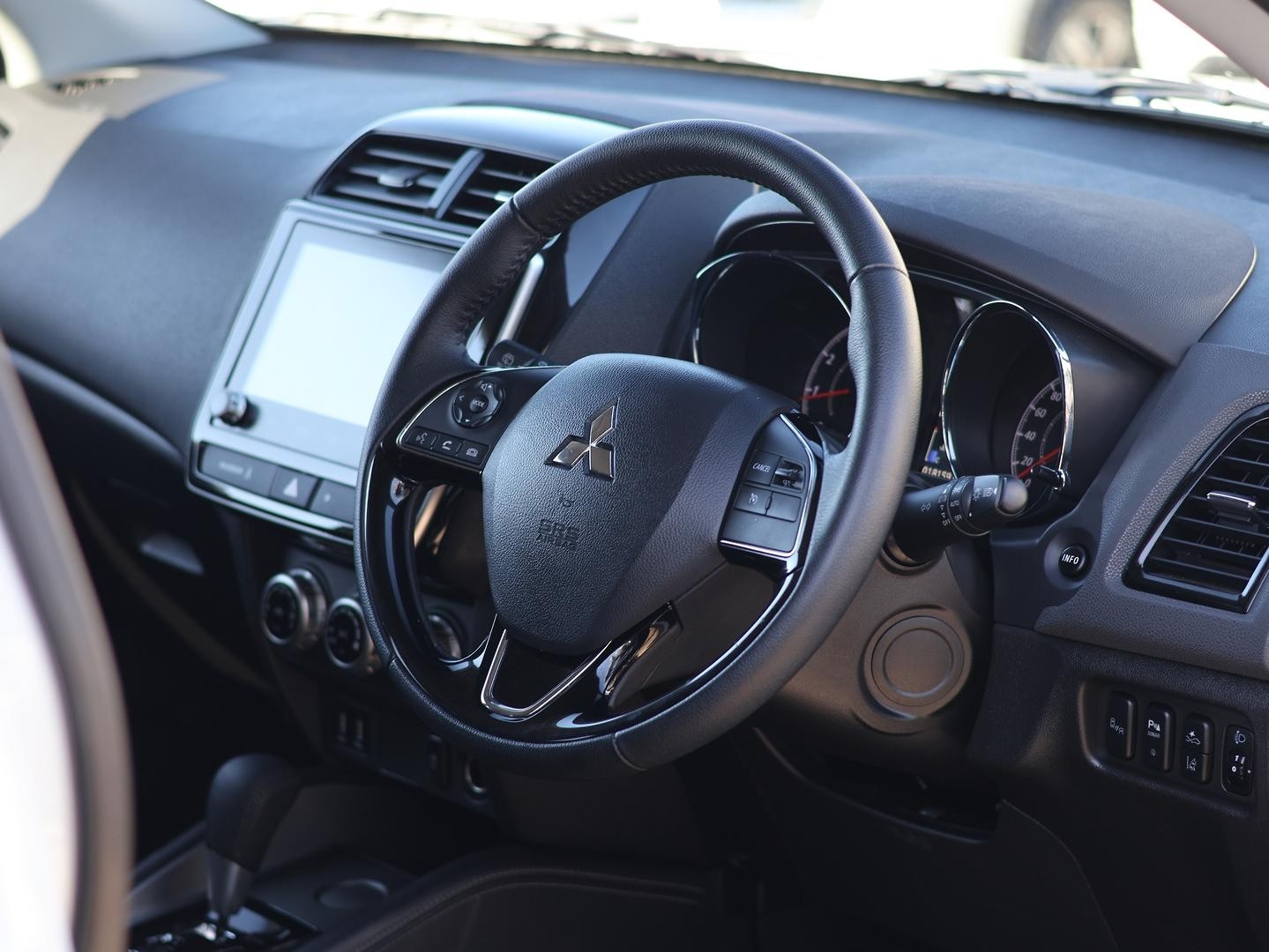 Mitsubishi Asx image 2