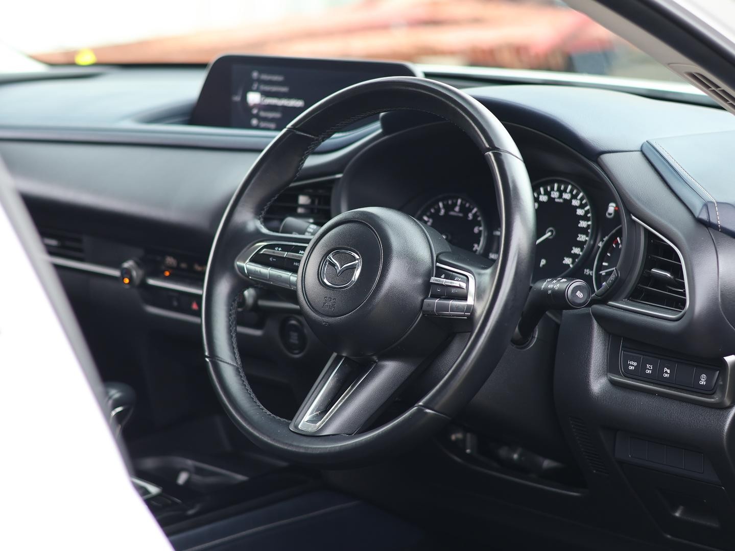 Mazda Cx-30 image 2