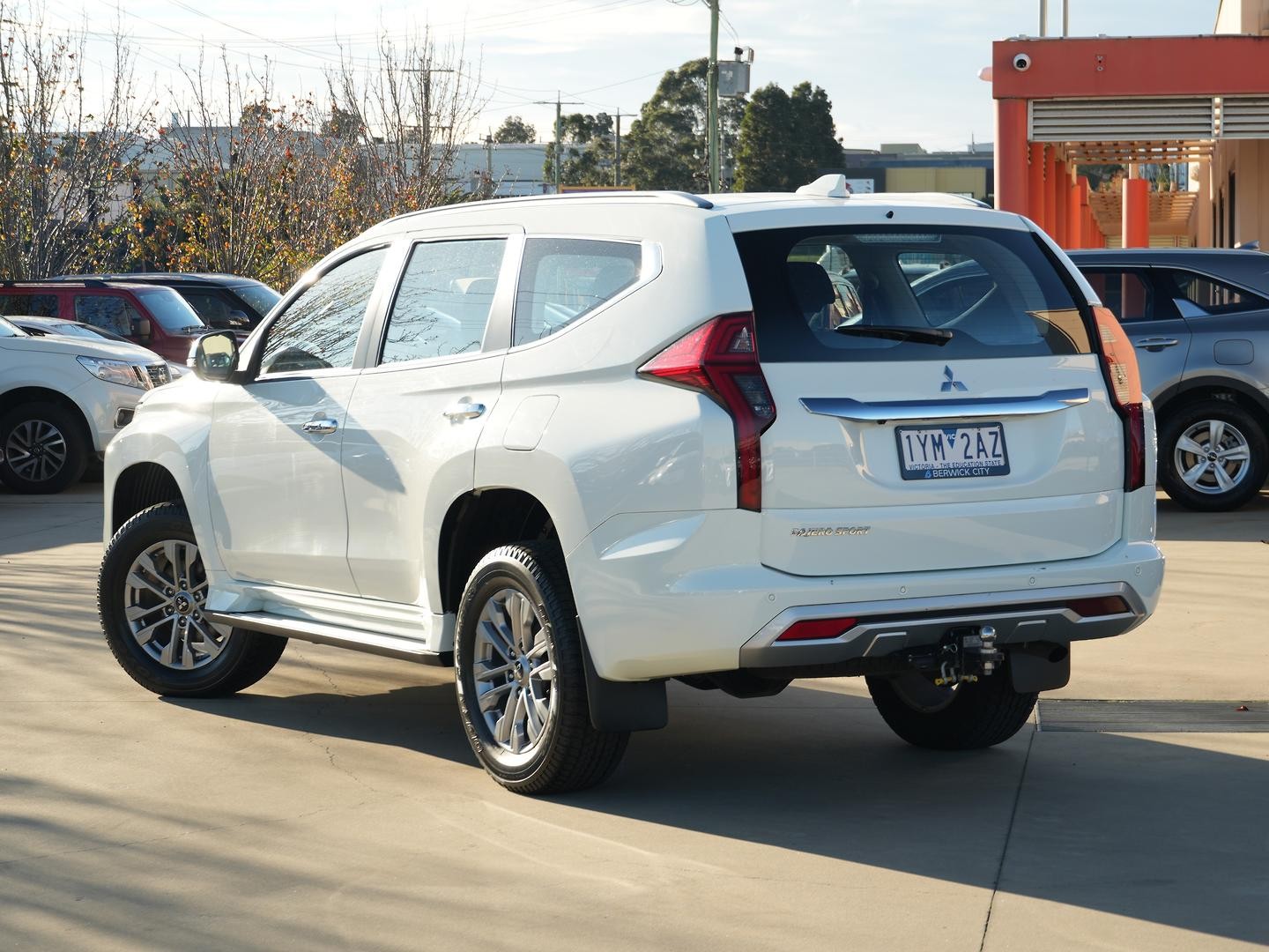 Mitsubishi Pajero Sport image 3