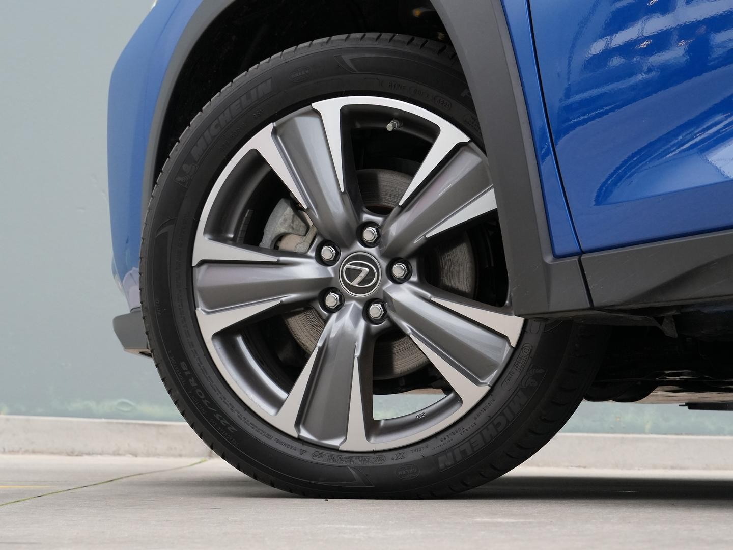 Lexus Ux image 4