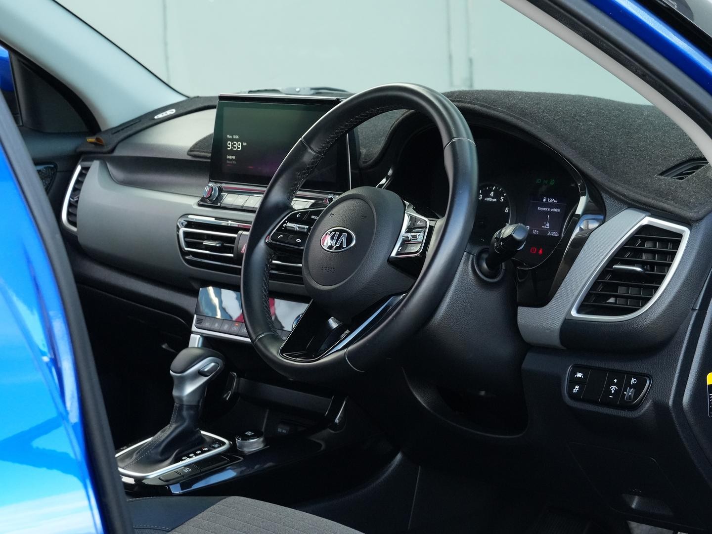 Kia Seltos image 2