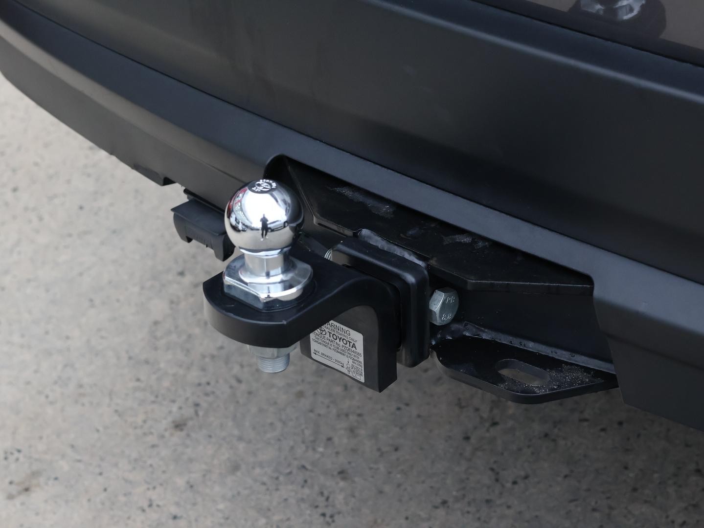 Toyota Kluger image 4