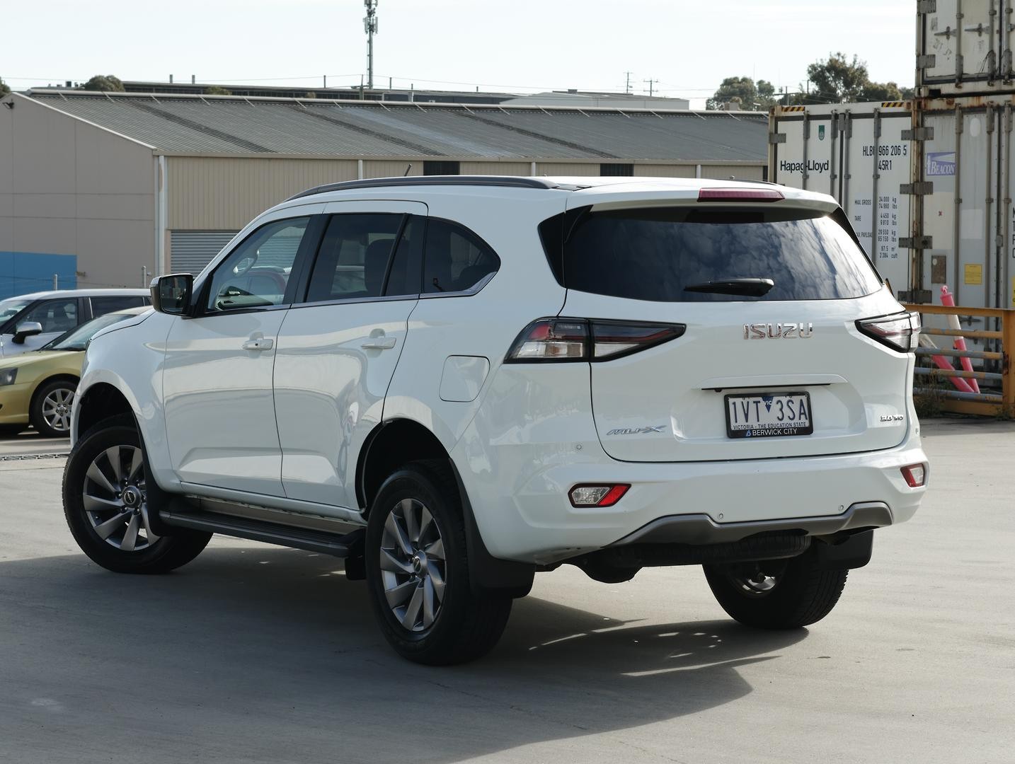 Isuzu Mu-x image 3